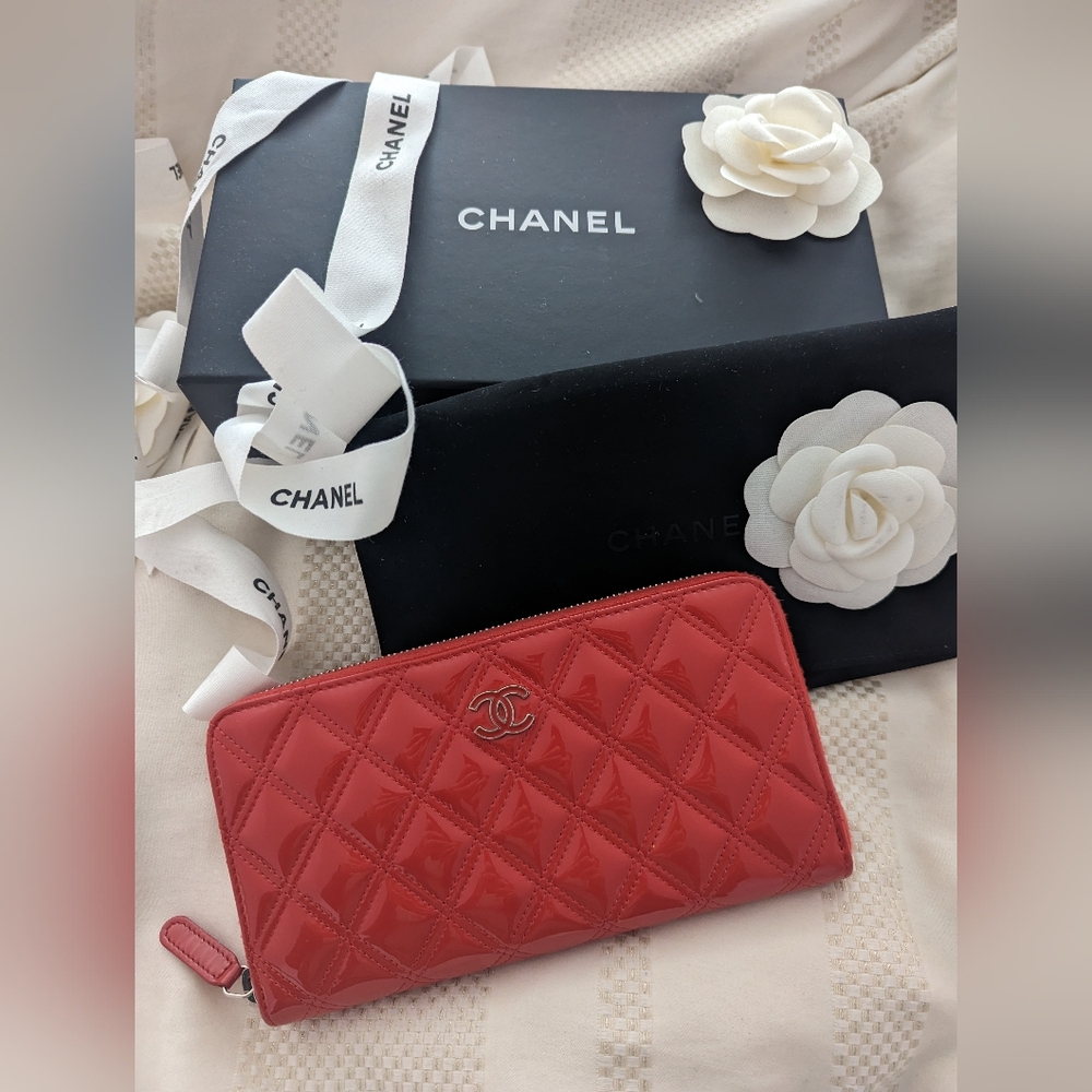 Chanel zip wallet